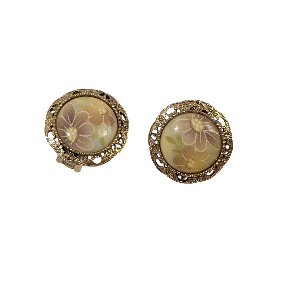 Vintage Gold Tone Filigree Floral Clip On Earrings Muted Pink Cream Cabochon
